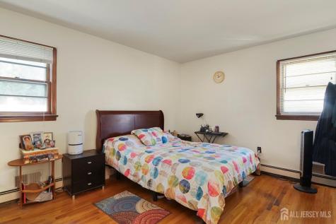 5 Elizabeth Court Edison NJ 08817