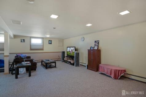 5 Elizabeth Court Edison NJ 08817