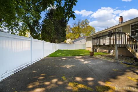 5 Elizabeth Court Edison NJ 08817