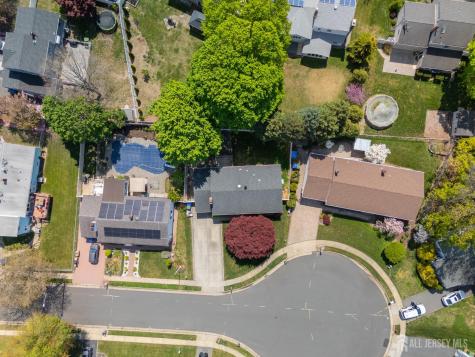 5 Elizabeth Court Edison NJ 08817
