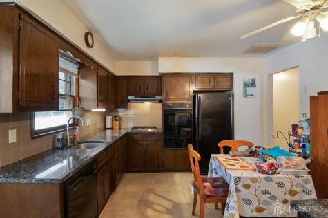 5 Elizabeth Court Edison NJ 08817