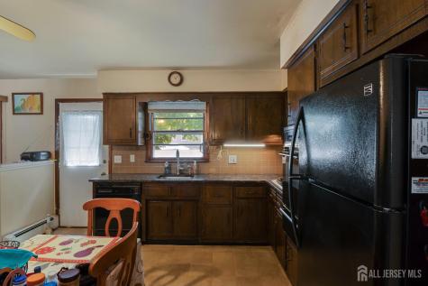 5 Elizabeth Court Edison NJ 08817