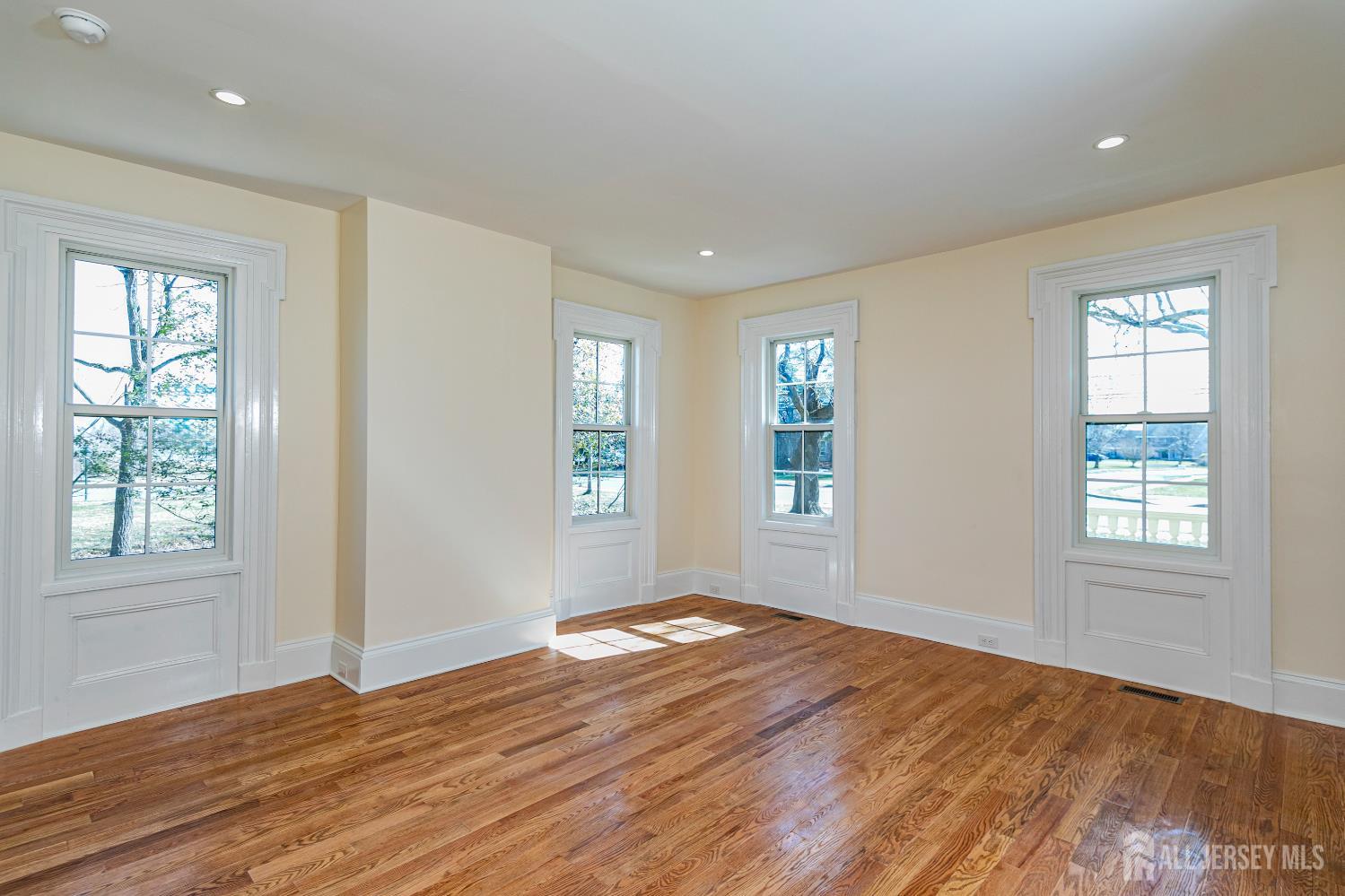 784 Ridge Road South Brunswick NJ 08852