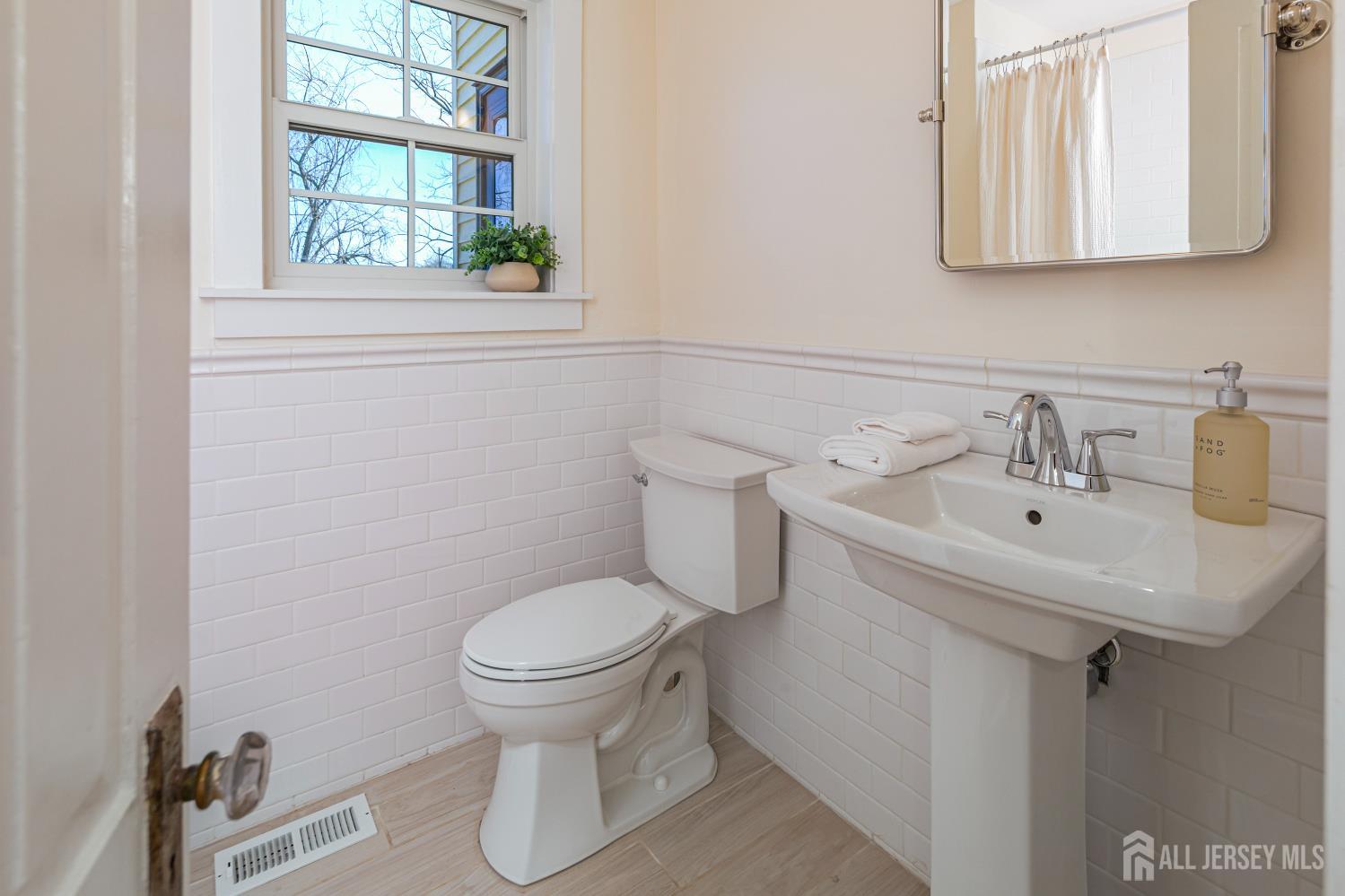 784 Ridge Road South Brunswick NJ 08852