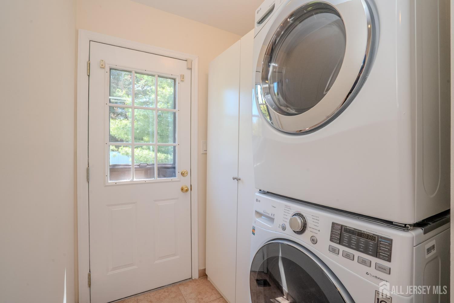14 Dov Place South Brunswick NJ 08824