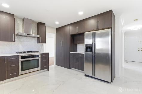 16 Mckinley Street Edison NJ 08820