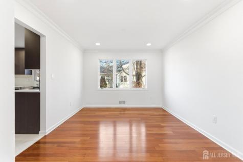 16 Mckinley Street Edison NJ 08820