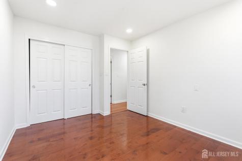 16 Mckinley Street Edison NJ 08820