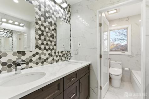 16 Mckinley Street Edison NJ 08820