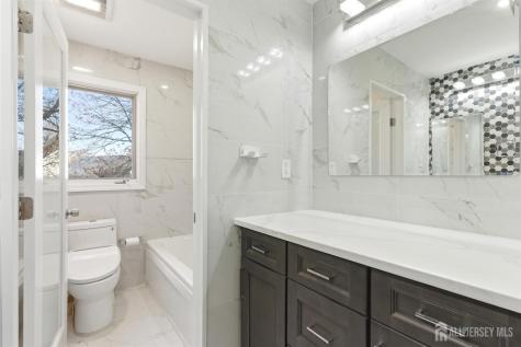 16 Mckinley Street Edison NJ 08820