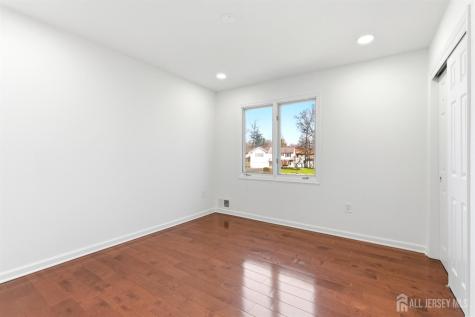 16 Mckinley Street Edison NJ 08820