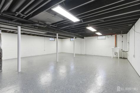 16 Mckinley Street Edison NJ 08820