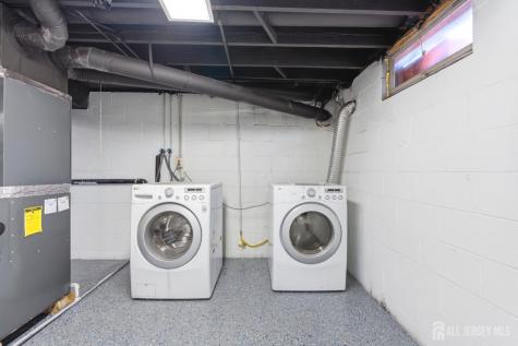 16 Mckinley Street Edison NJ 08820