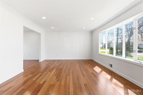16 Mckinley Street Edison NJ 08820