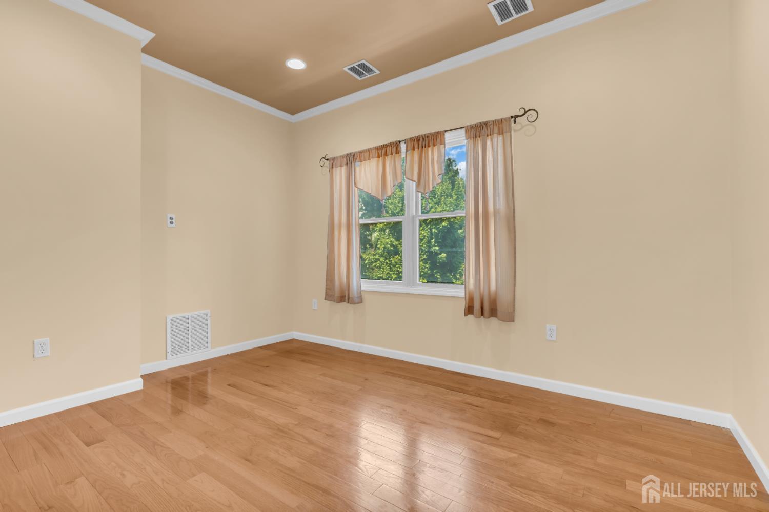 15 Rolfe Avenue Highland Park NJ 08904
