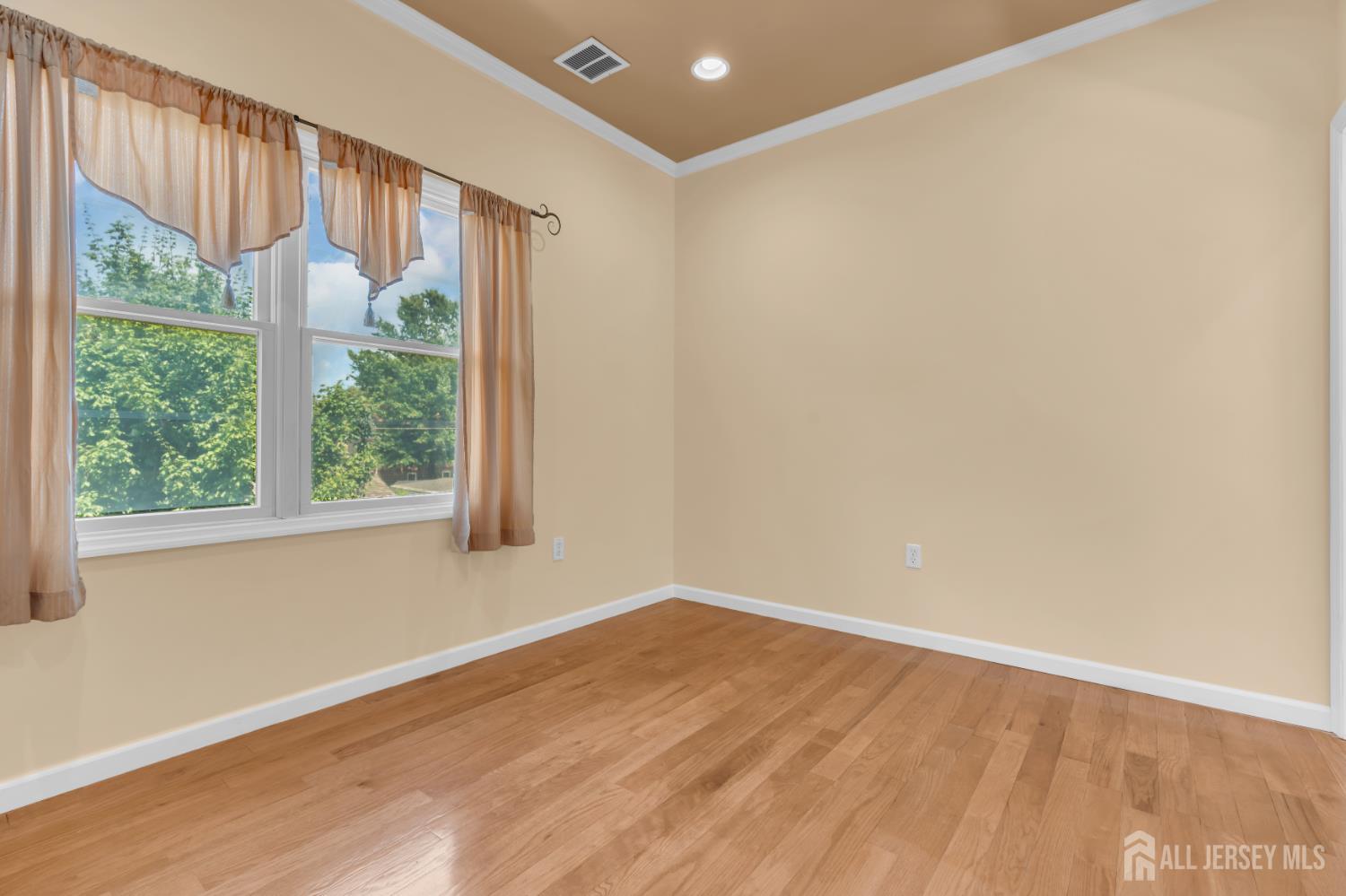 15 Rolfe Avenue Highland Park NJ 08904