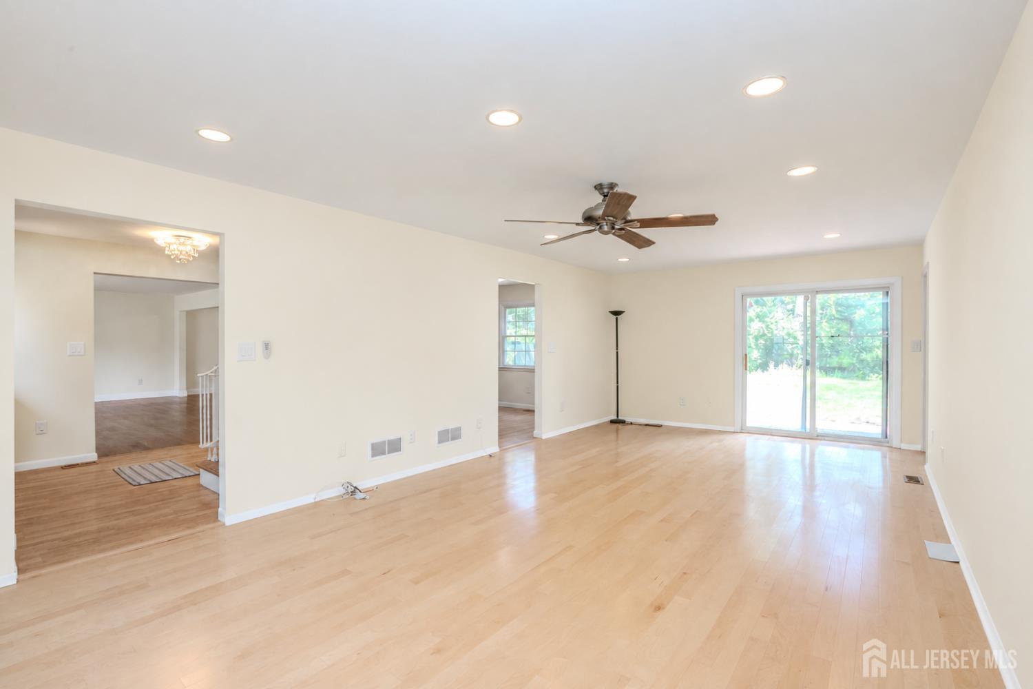 18 Parker Road Plainsboro NJ 08536
