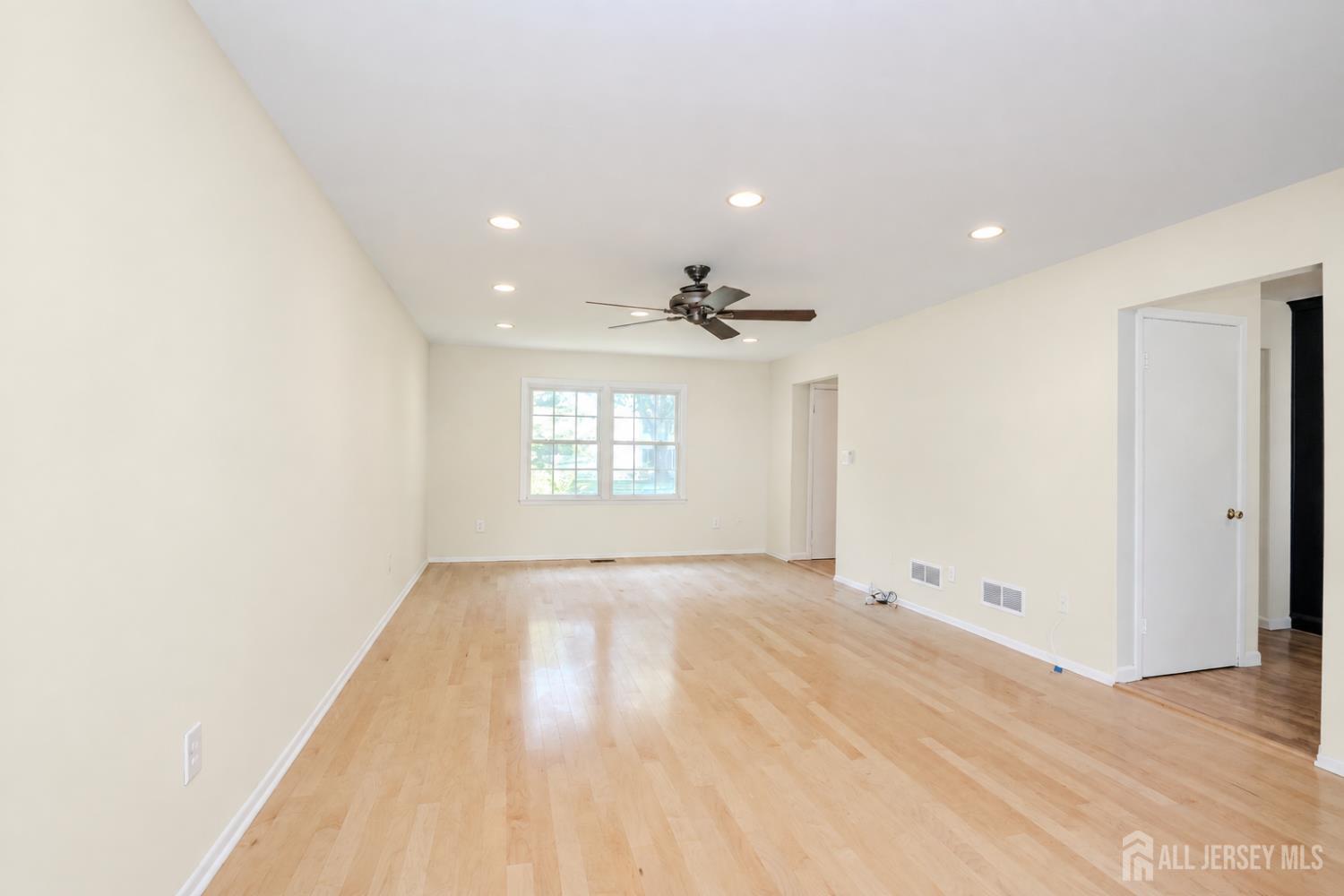 18 Parker Road Plainsboro NJ 08536