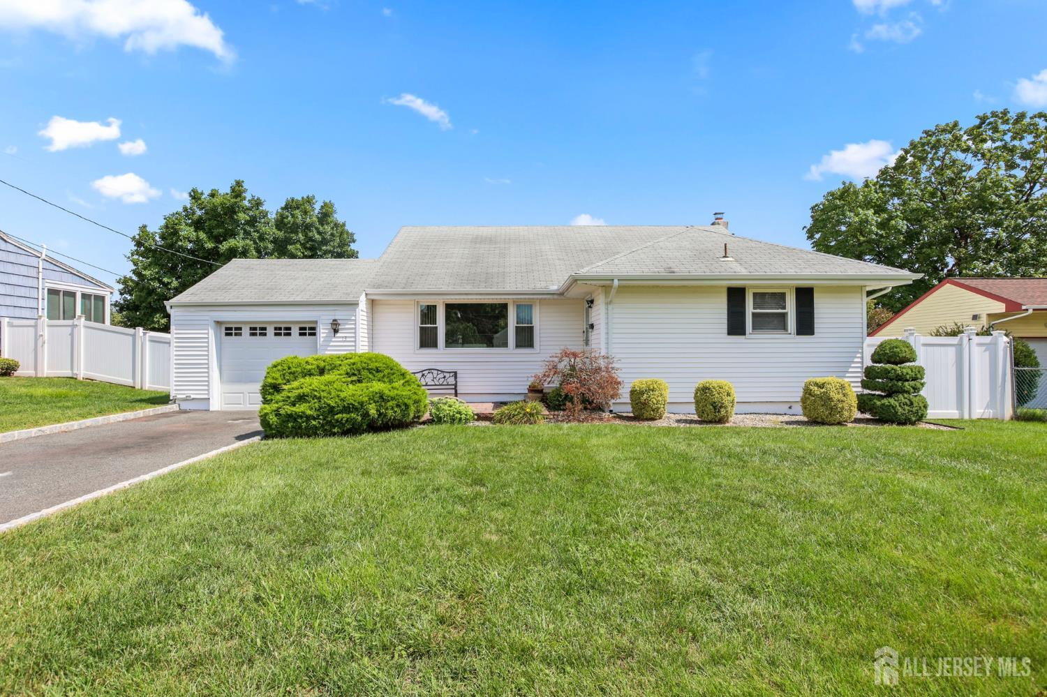 13 Briarwood Drive Franklin NJ 08873