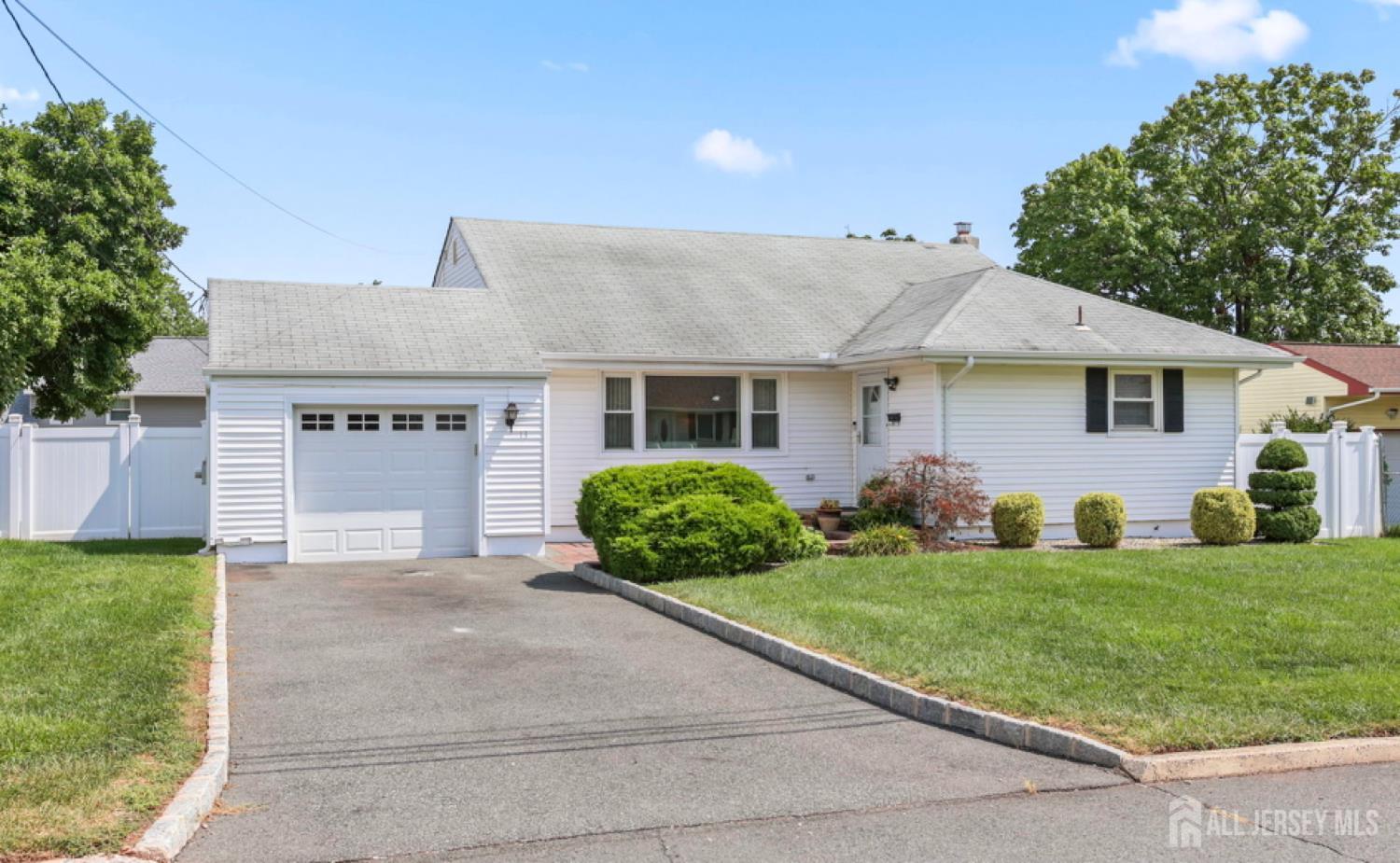 13 Briarwood Drive Franklin NJ 08873