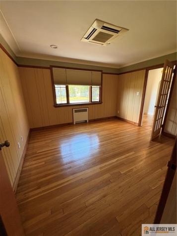 13 Fountain Street East Brunswick NJ 08816