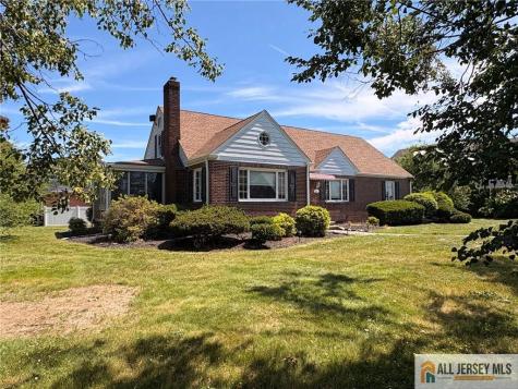 13 Fountain Street East Brunswick NJ 08816