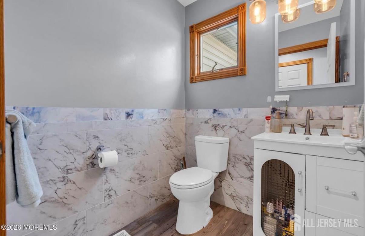 8 West Avenue Middlesex County NJ 08857