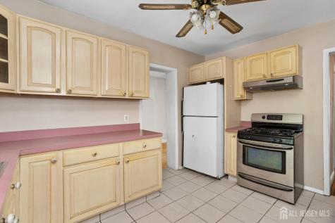 35 Melbourne Court Woodbridge Proper NJ 07095
