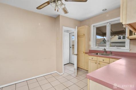 35 Melbourne Court Woodbridge Proper NJ 07095