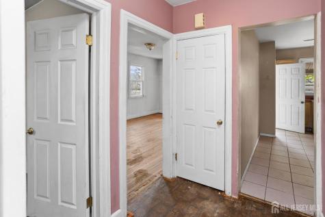 35 Melbourne Court Woodbridge Proper NJ 07095