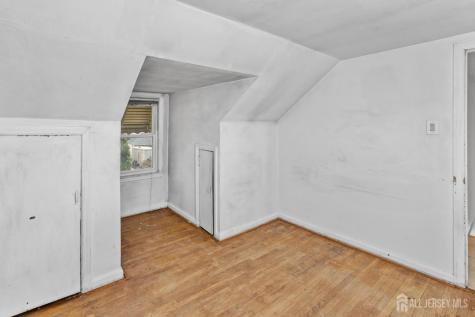 35 Melbourne Court Woodbridge Proper NJ 07095