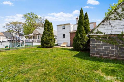 35 Melbourne Court Woodbridge Proper NJ 07095