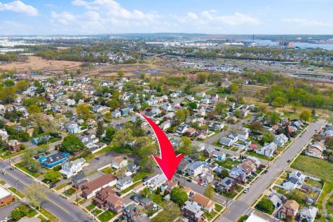 35 Melbourne Court Woodbridge Proper NJ 07095