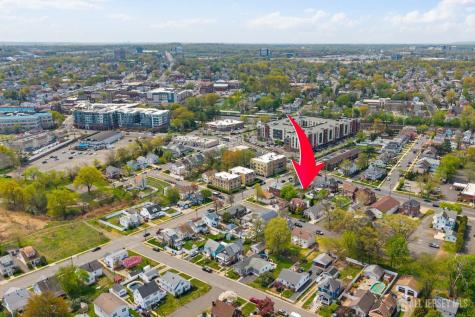 35 Melbourne Court Woodbridge Proper NJ 07095