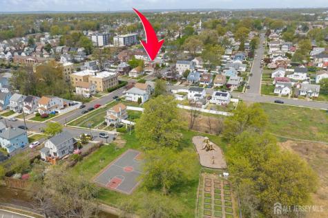 35 Melbourne Court Woodbridge Proper NJ 07095