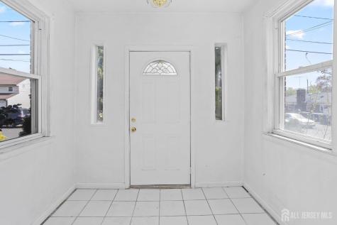 35 Melbourne Court Woodbridge Proper NJ 07095