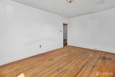 35 Melbourne Court Woodbridge Proper NJ 07095