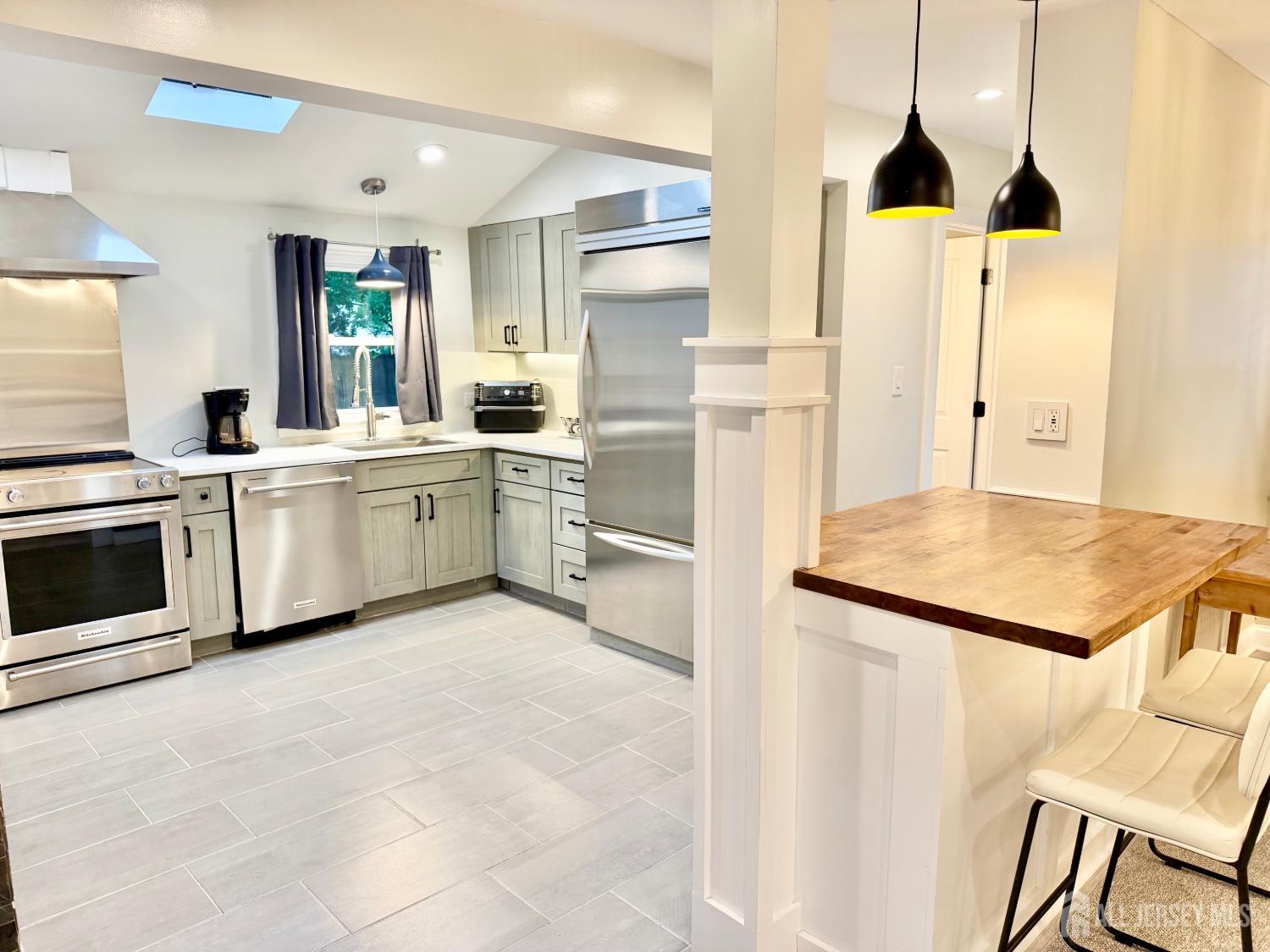27 Brookside Road Spotswood NJ 08884
