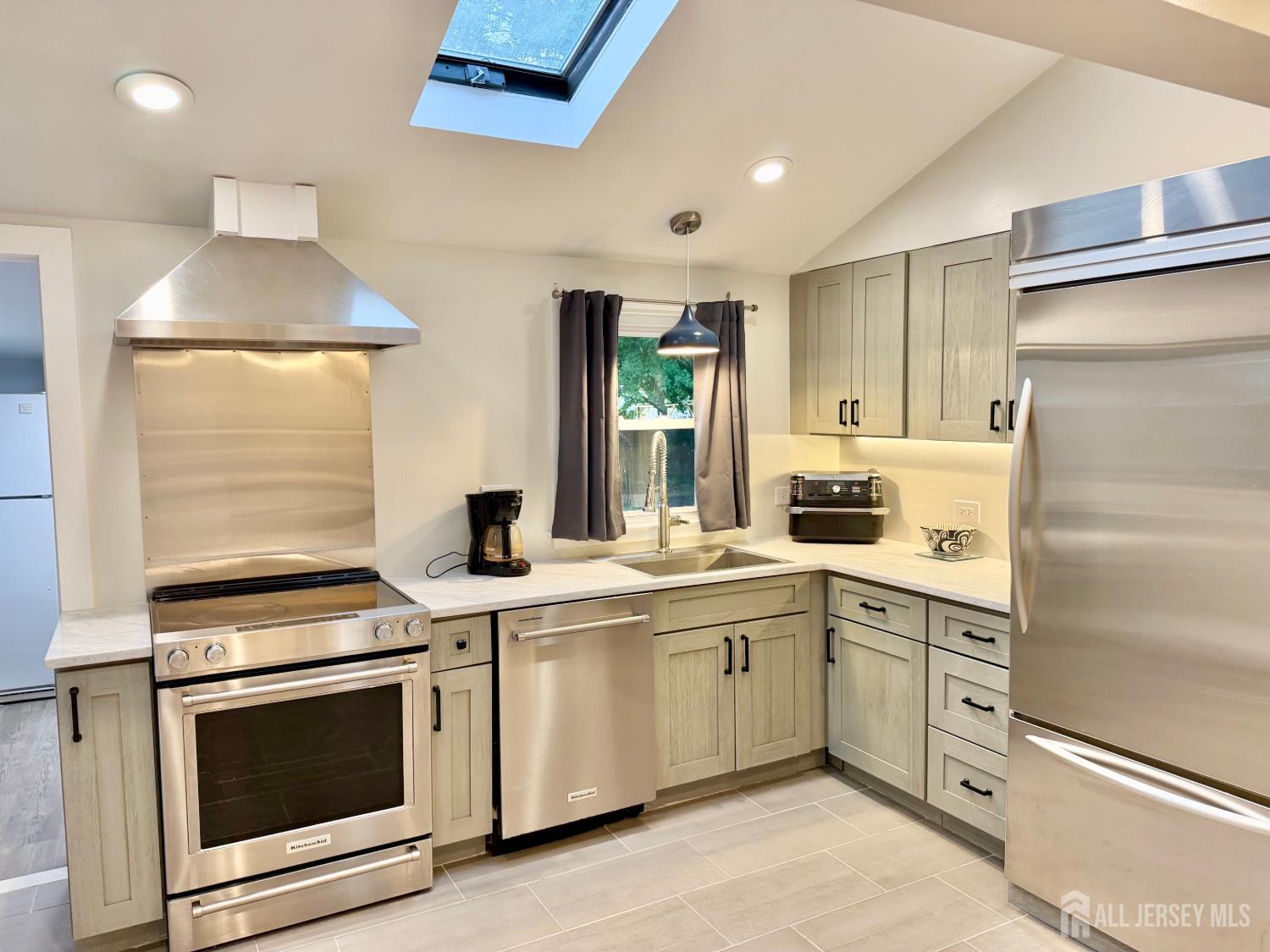 27 Brookside Road Spotswood NJ 08884