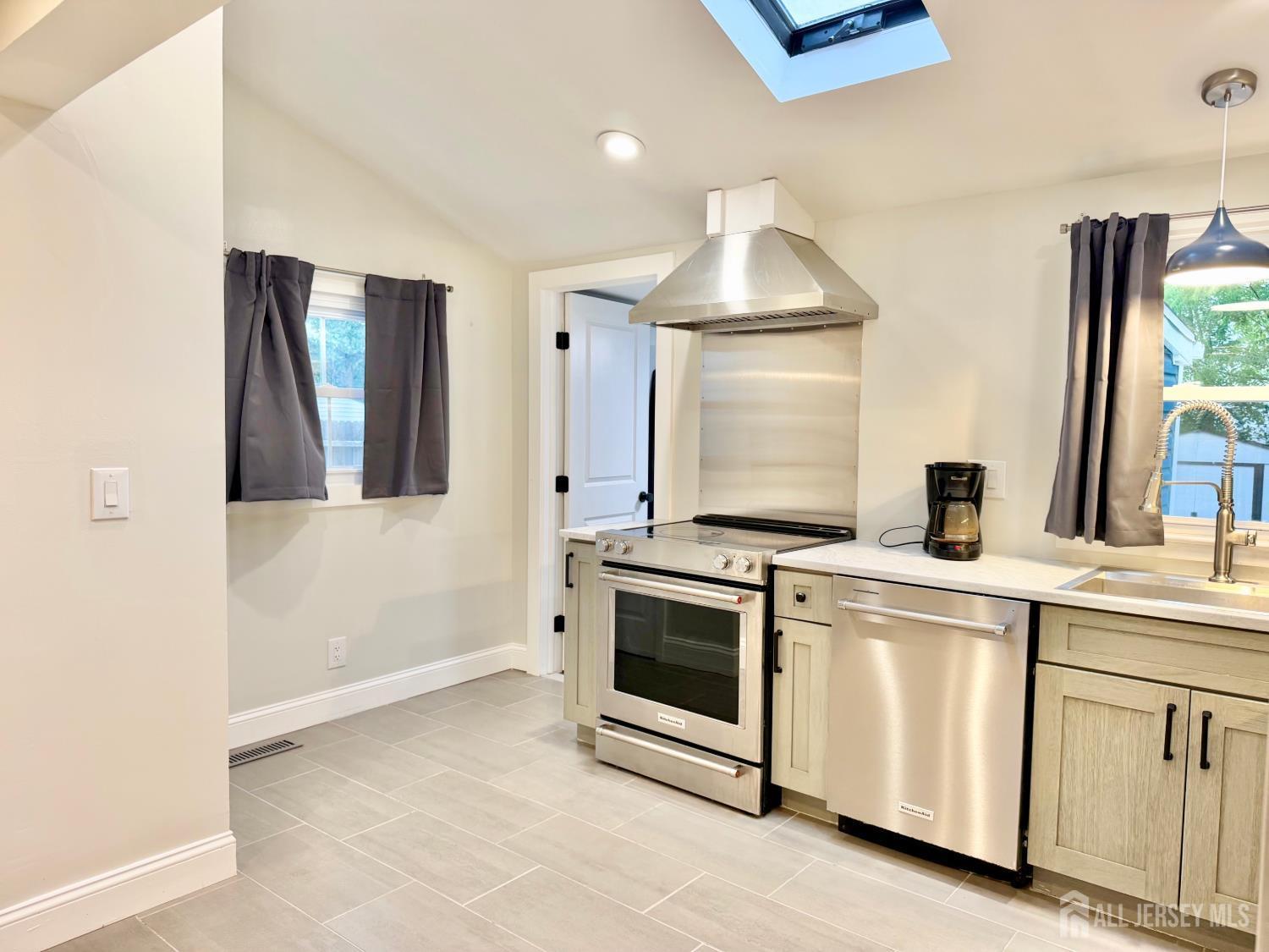 27 Brookside Road Spotswood NJ 08884