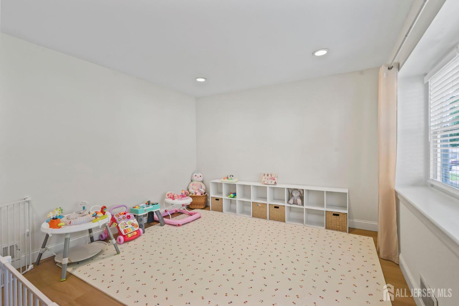 12 Evelyn Terrace South Amboy NJ 08879