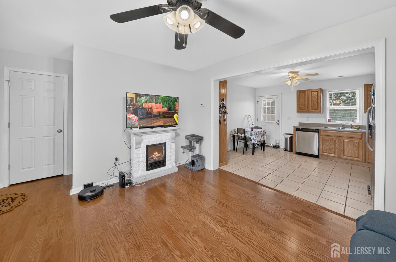 907 Harris Avenue Union Beach NJ 07735