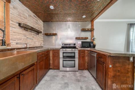 212 Echo Avenue Edison NJ 08837