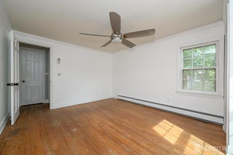 212 Echo Avenue Edison NJ 08837