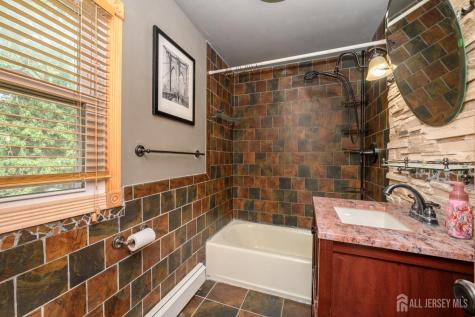 212 Echo Avenue Edison NJ 08837