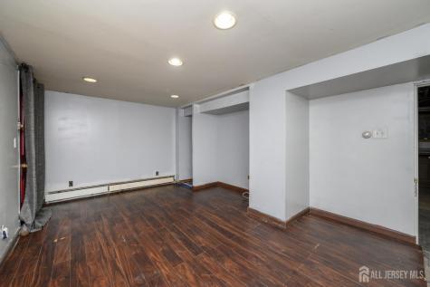 212 Echo Avenue Edison NJ 08837