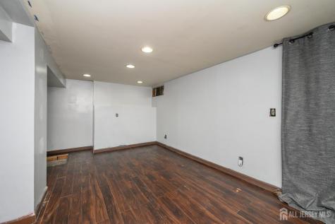 212 Echo Avenue Edison NJ 08837