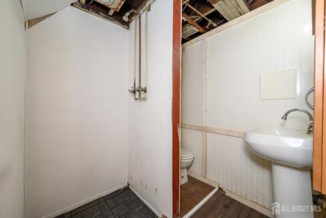 212 Echo Avenue Edison NJ 08837