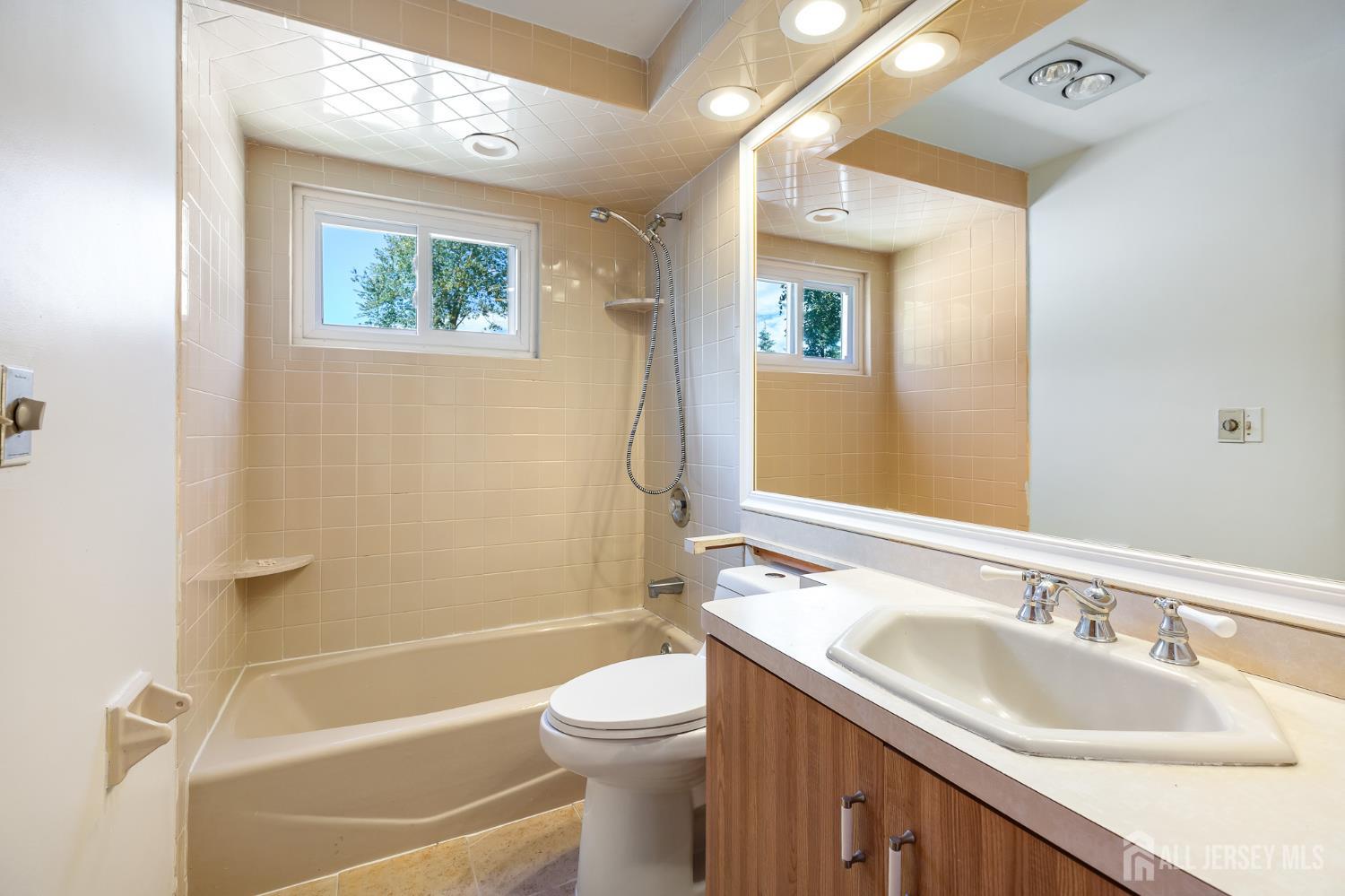 233 Henry Court North Plainfield NJ 07060