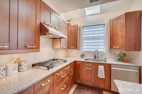 8 Tufts Court South Brunswick NJ 08824